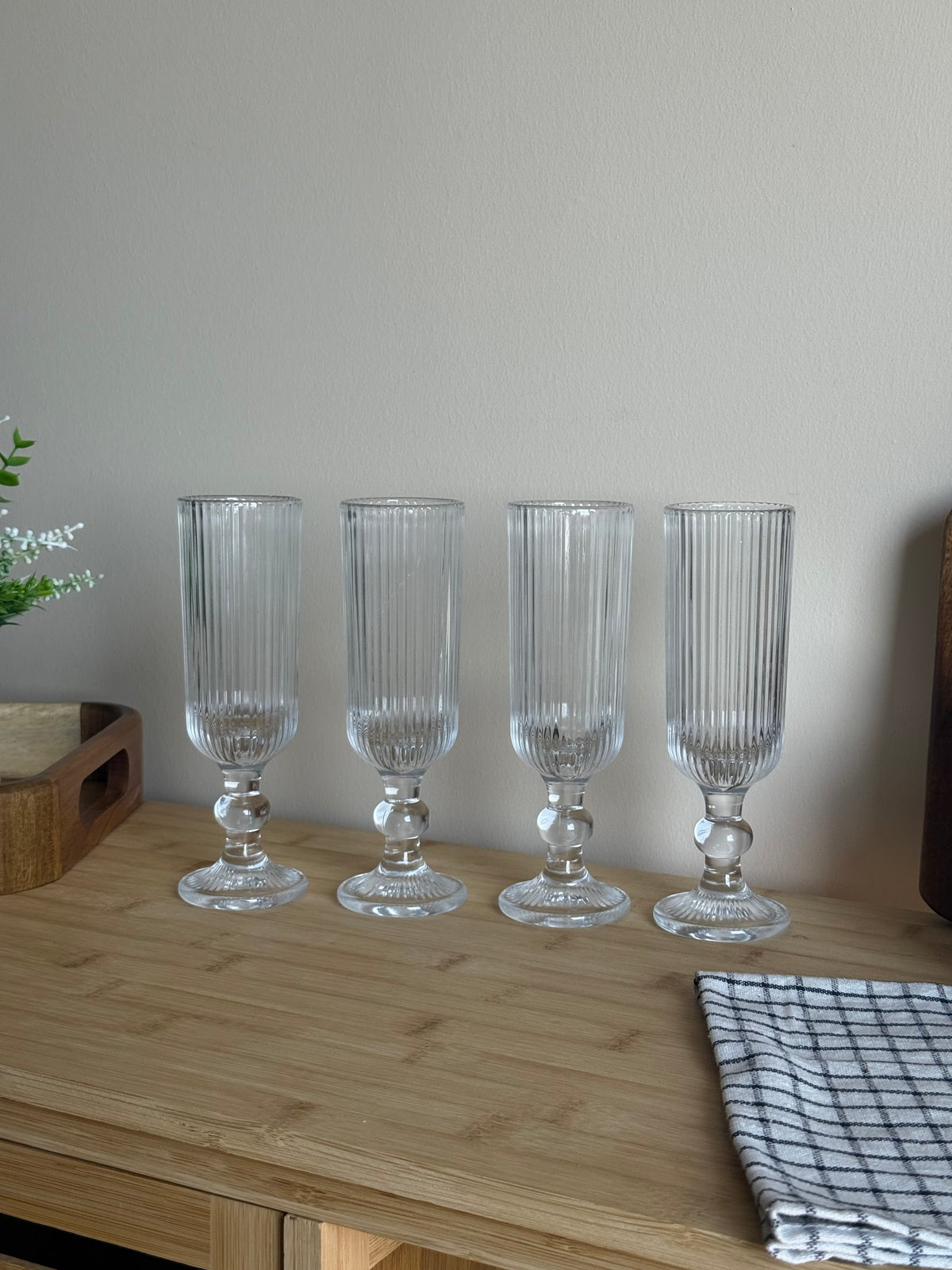 İmola 4 Lü Ayaklı Cam Kahve Yanı Bardağı 160 ml KOD:14919